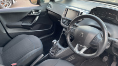 Peugeot 208 1.2 PureTech 82 Signature 5dr [Start Stop] Petrol Hatchback